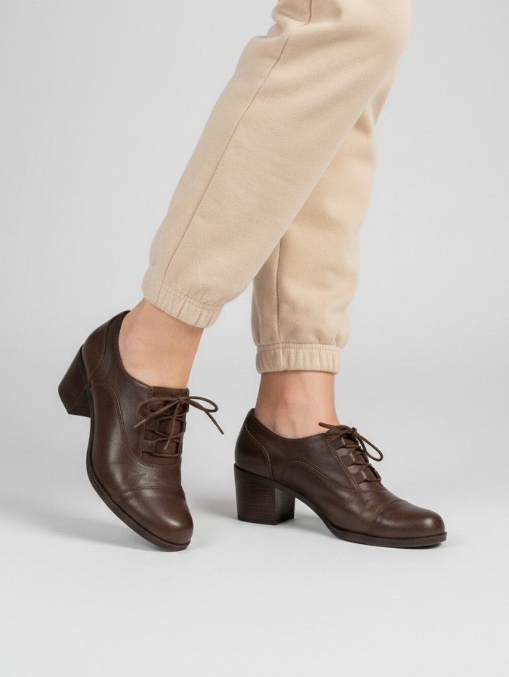 Hillard & Hanson Ladies Shoes